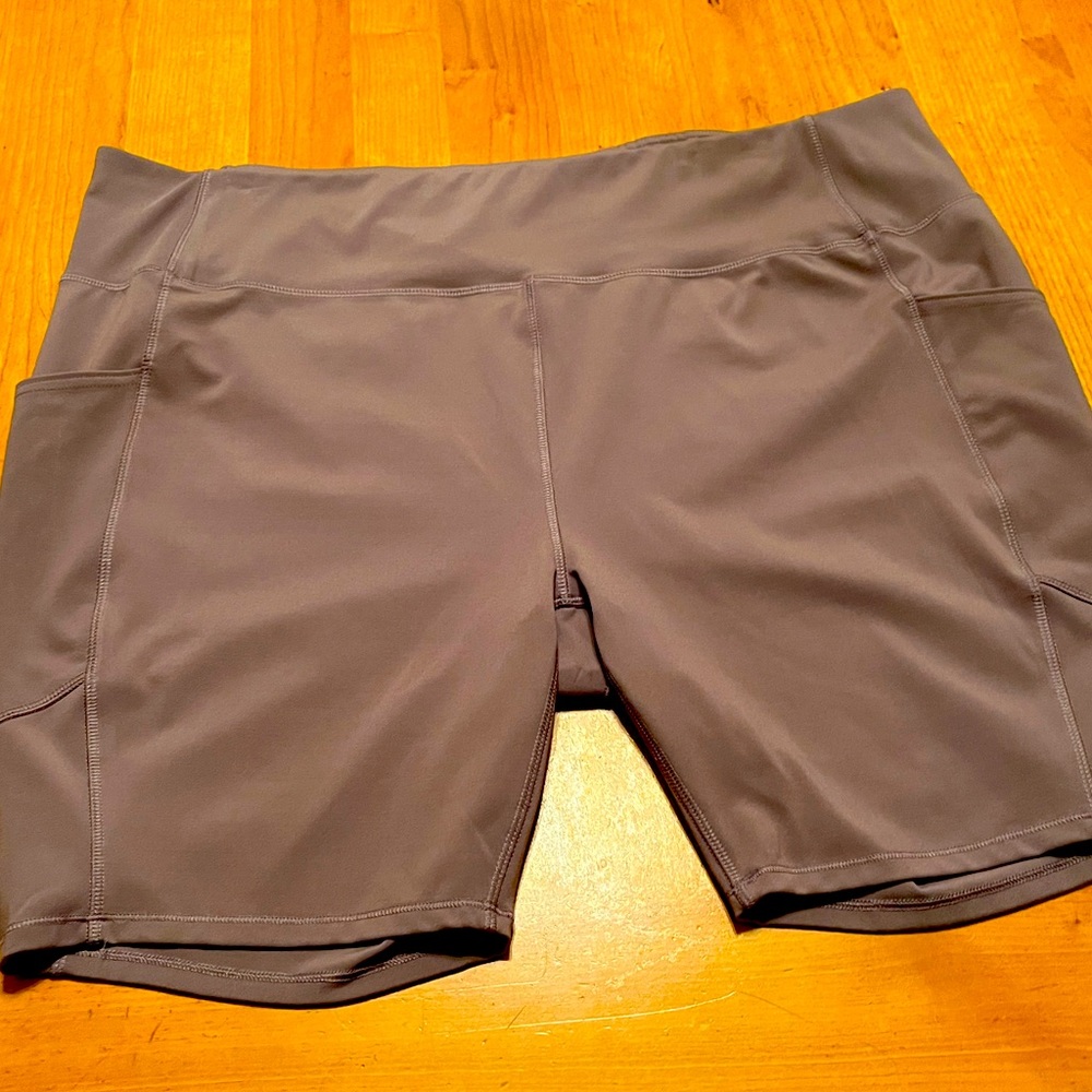 Plus size, MTA stretch shorts size 3X.